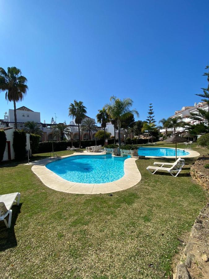 Luxury Beach Side Apartment In Marbella Playa Exterior foto