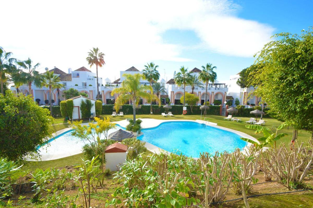 Luxury Beach Side Apartment In Marbella Playa Exterior foto